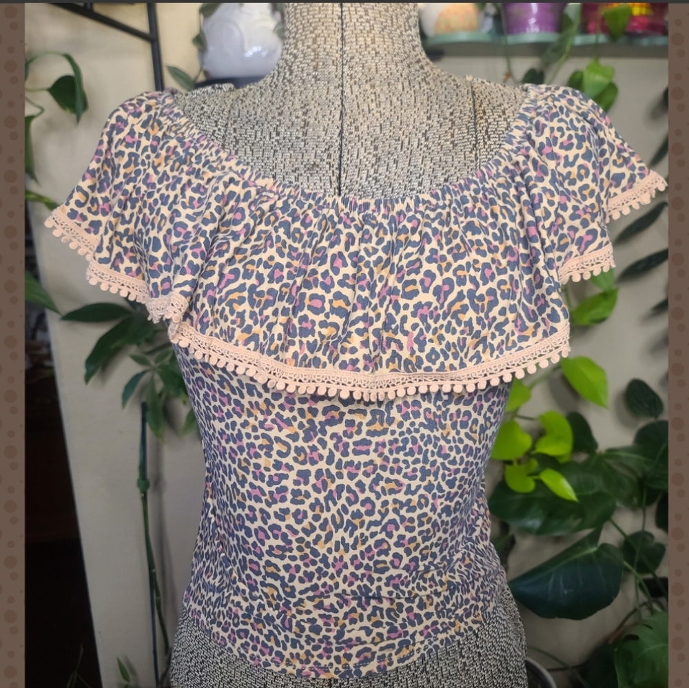 Derek Heart leopard off the shoulder top size small